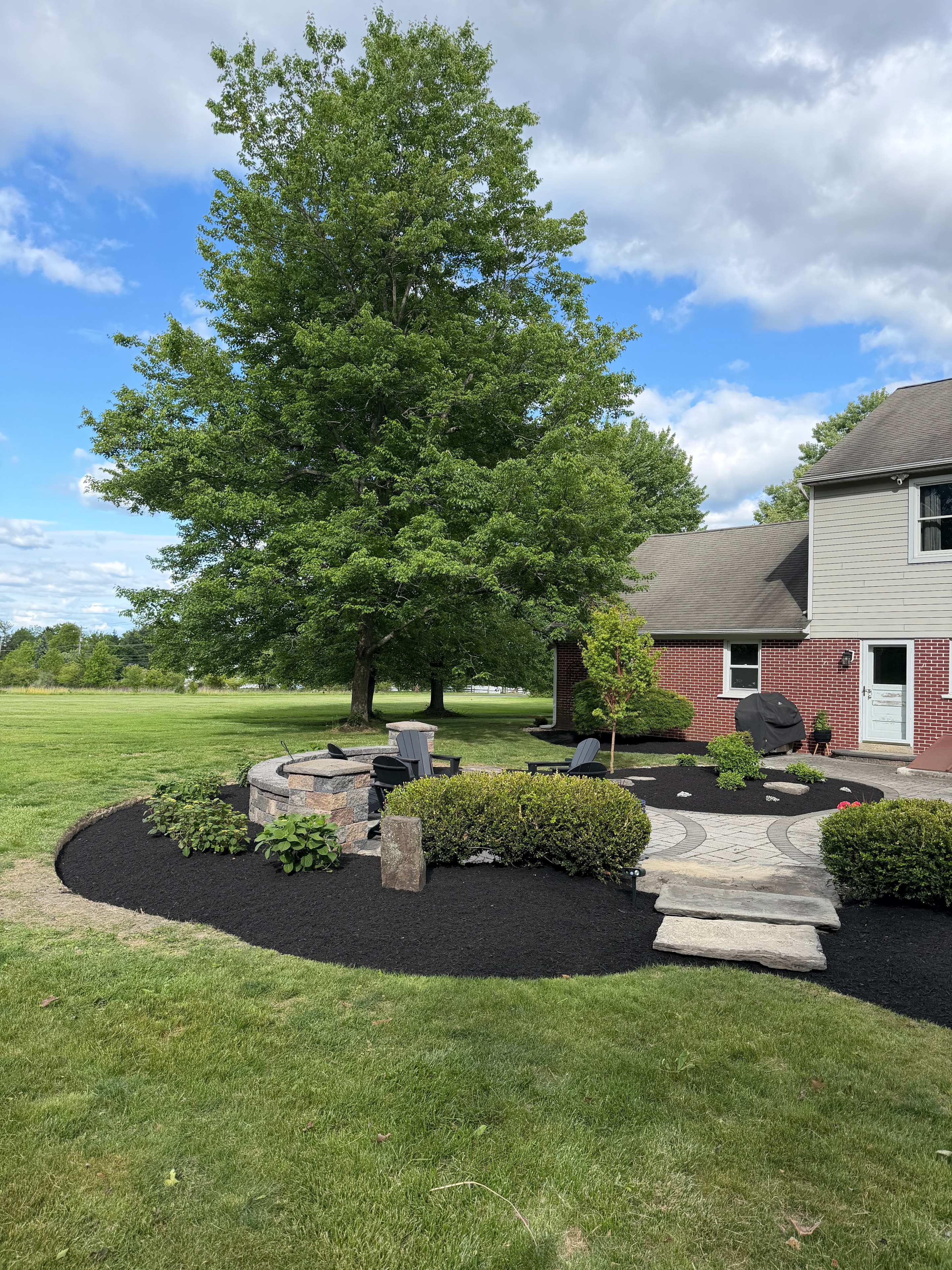 Mulch Beds & Stone Wall